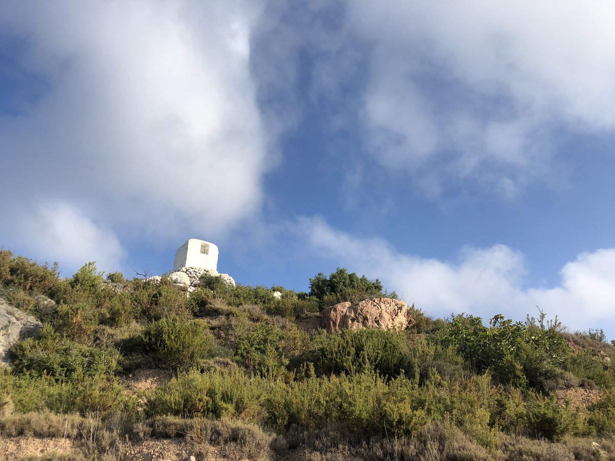 Haarp_project's tweet photo. Pujada obligada als Sants de la Pedra. Supose que sabreu el motiu? Com un em va dir una vegada: la Caixa hauria de dir-se Caixa Sant Abdó i Sant Senén, i no San Isidro. https://t.co/80QvbaLtx1