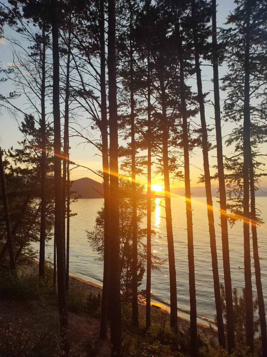 naturalals's tweet photo. Sunset on Baikal.  Maksimikha village #wild #mountains  #naturephotography #photography #ThePhotoHour #natgeophotos #earthfocus #natgeowild #natgeoyourshot #wildlifepic  #hey_ihadtosnapthat_ @riyets @discovery https://t.co/CwnvWFDnvf