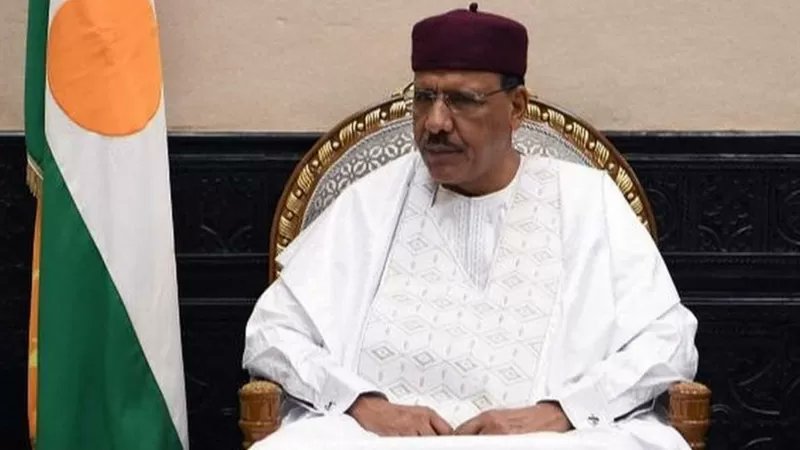 Gosse666's tweet photo. Niger's democratically elected President, Mohamed Bazoum, was overthrown by the very people who were supposed to protect and preserve his office, the presidential guards who stood watch outside the presidential palace. https://t.co/M1Kt3WkUX5