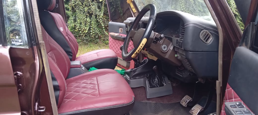 Clean Vintage on sale!

☆Model: Land Cruiser 
☆Year: 1994
☆Rating Cc: 2980
☆Engine No : 1KZ
☆Fuel type: Diesel 
☆Number of passengers: 5

Transmission: Manual

Budget: 3M

<a href="/KhalifKairo/">khalif kairo</a> if you got leads🙏