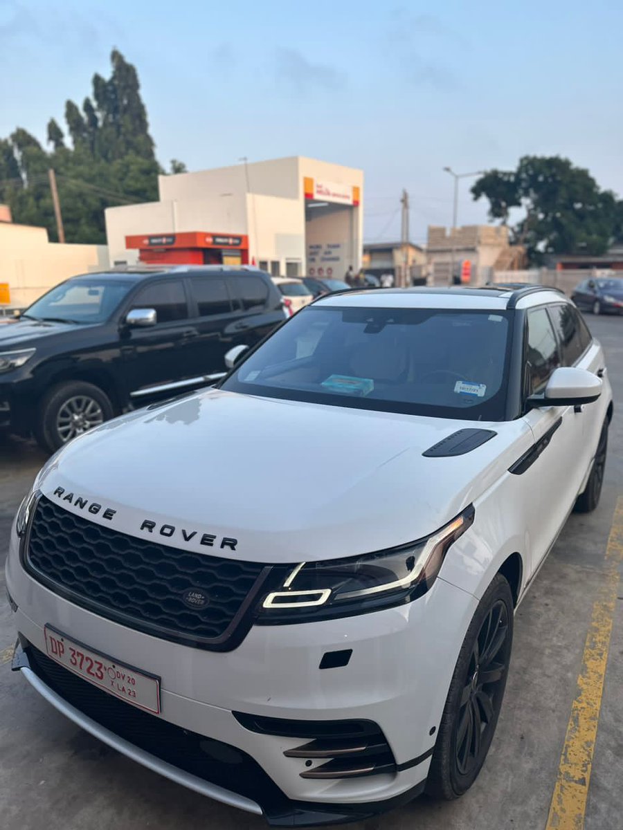 2019 Velar R-Dynamic S.E
Two-toned interior 
Panoramic roof
360° camera
All wheel drive
Fully loaded
44,000miles
Cleared this year
Urgent hot deal 
800,000ghc