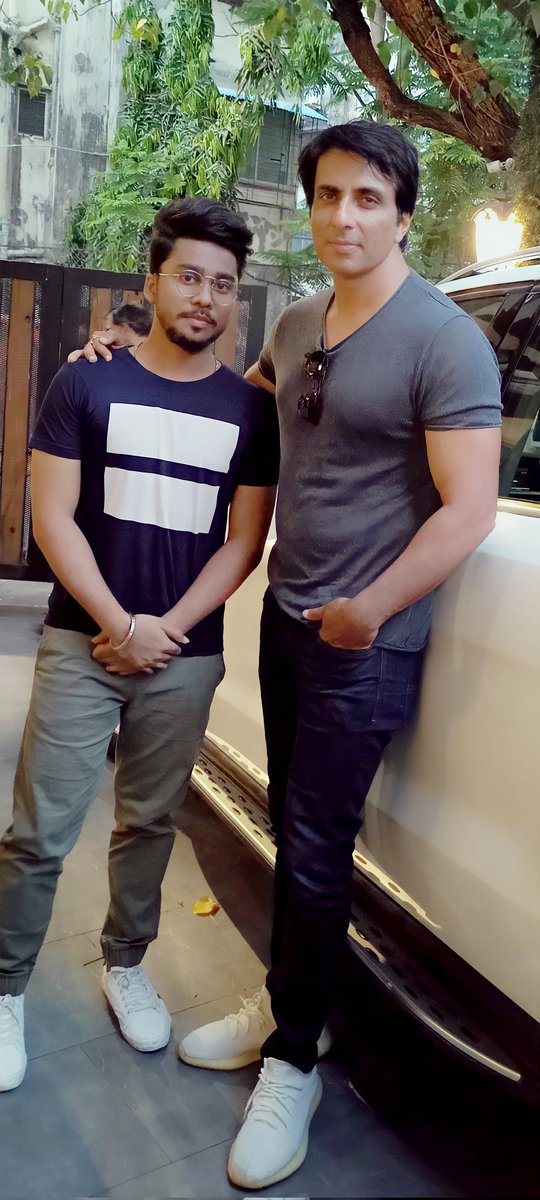 Yomanarty1's tweet photo. HAPPY BIRTHDAY @SonuSood sir 
@SonuSoodSena @SonuSoodTRFC @sonusoodfans20 https://t.co/o1GGS8W5fM