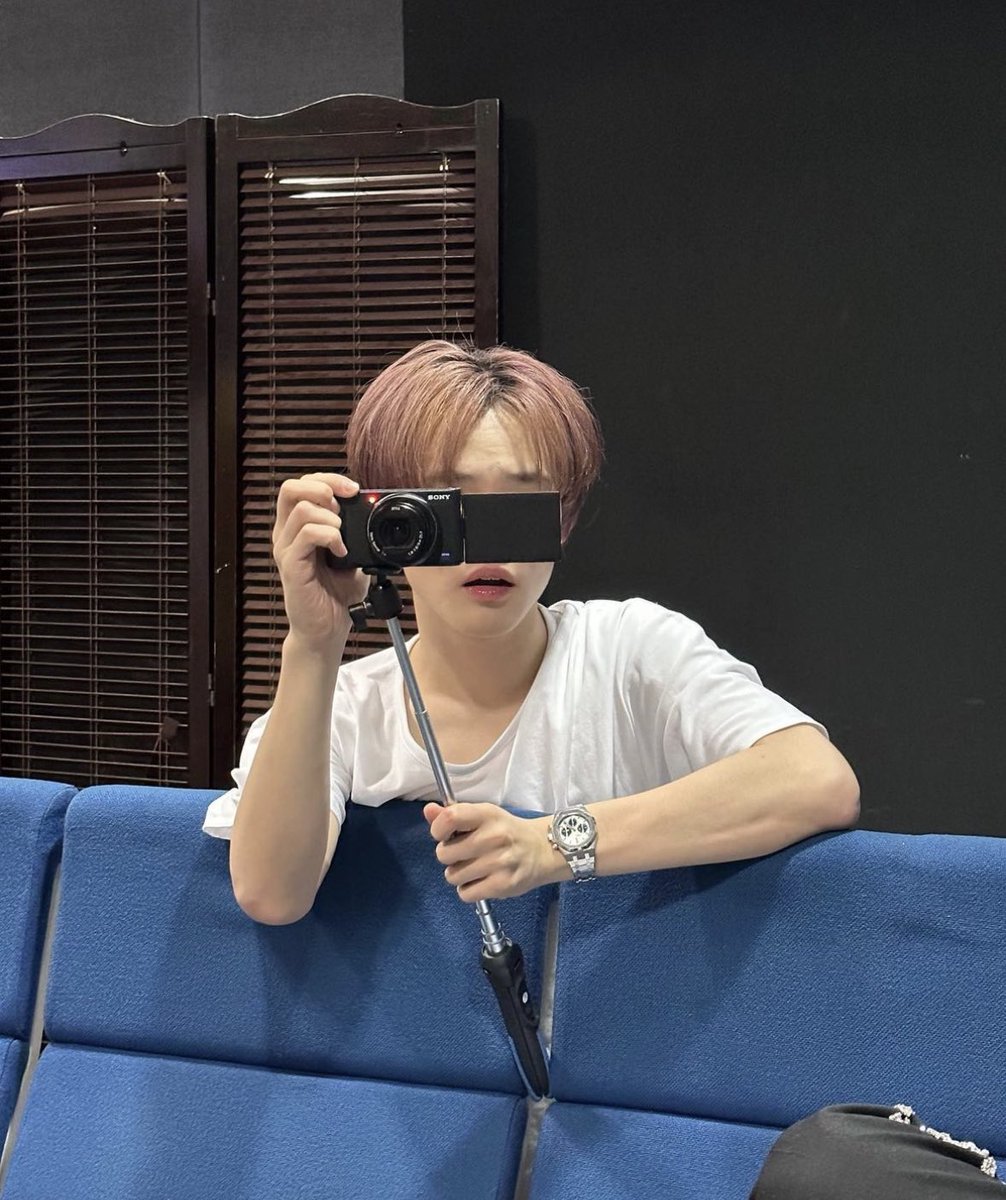 ZCLFEED's tweet photo. 230730 kh1000le instagram update  

“chenle who worked hard filming the behind”  

#CHENLE #천러 #辰乐 https://t.co/GwoIyTB1og