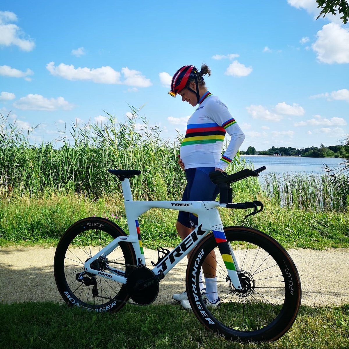 ellenvdijk's tweet photo. Sadly I have to skip todays time trial in the Tour the France Femmes, but preparations for Worlds next month are running smooth🚴‍♀️💨

#TDFF2023 #Glasgow2023 https://t.co/ITTCfdwFvC