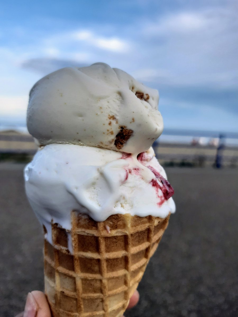 ContoursHoliday's tweet image. This month the Contours team have been sharing their best summer snaps, and here a some of our favourites! 🌻🌊🍦

Where have you been exploring this summer? We'd love to hear what you've been up to! 😁☀️