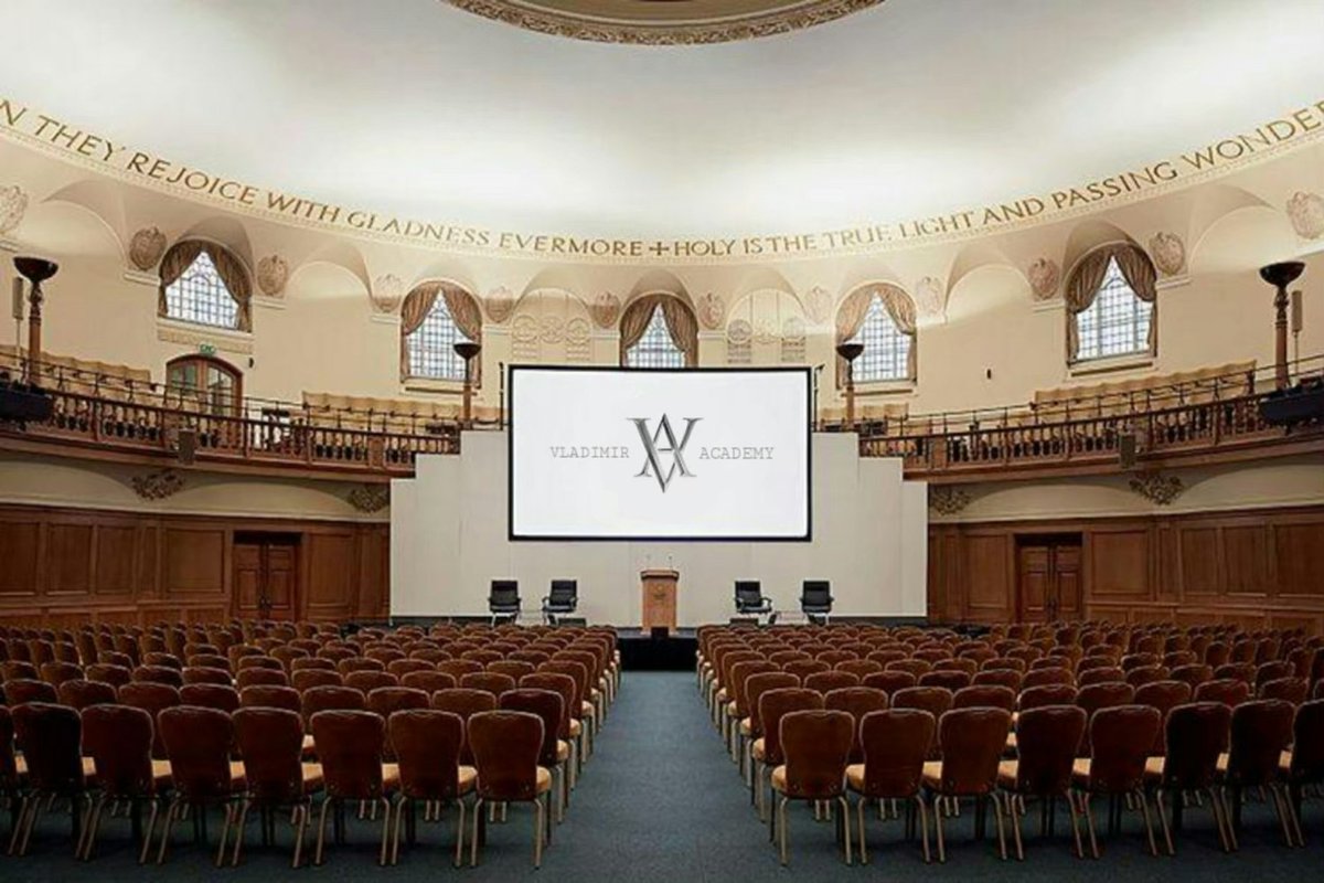 Ms_PMarx's tweet image. ㅤ

Sampailah mereka di sebuah tempat yang luas, “Selamat datang di Great Hall SVA, ruangan ini biasanya digunakan untuk penyelenggaraan Opening Ceremony, Graduation dan event lainnya. Mari silahkan duduk dulu.”

ㅤ