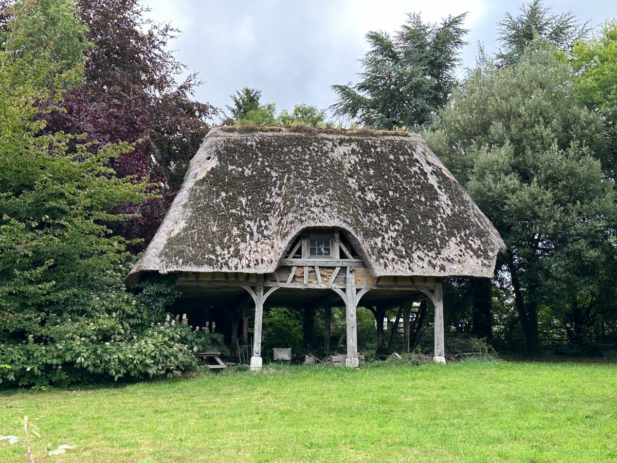 BaladesNdie's tweet photo. Nouvelle #rando sur https://t.co/W9ueHt4wrm : Ecaquelon 3 (27). Le Chemin des Amoureux - https://t.co/9cBy3WtF7q - #nature #patrimoine #photo #Eure #Normandie https://t.co/l7lBxNwTmK