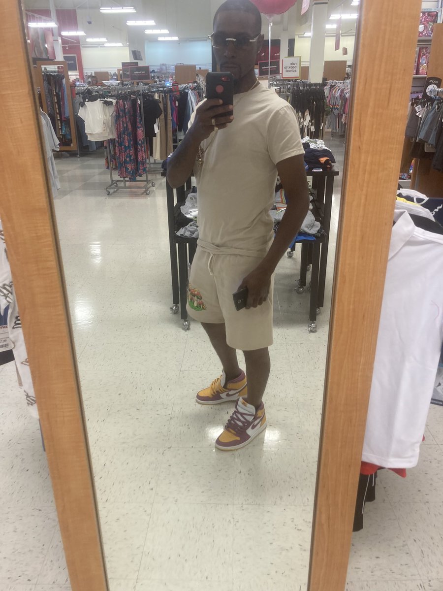 BlackBottomBoy2's tweet photo. Long&amp; Strong 💪🏾 https://t.co/AAwSAjg82U