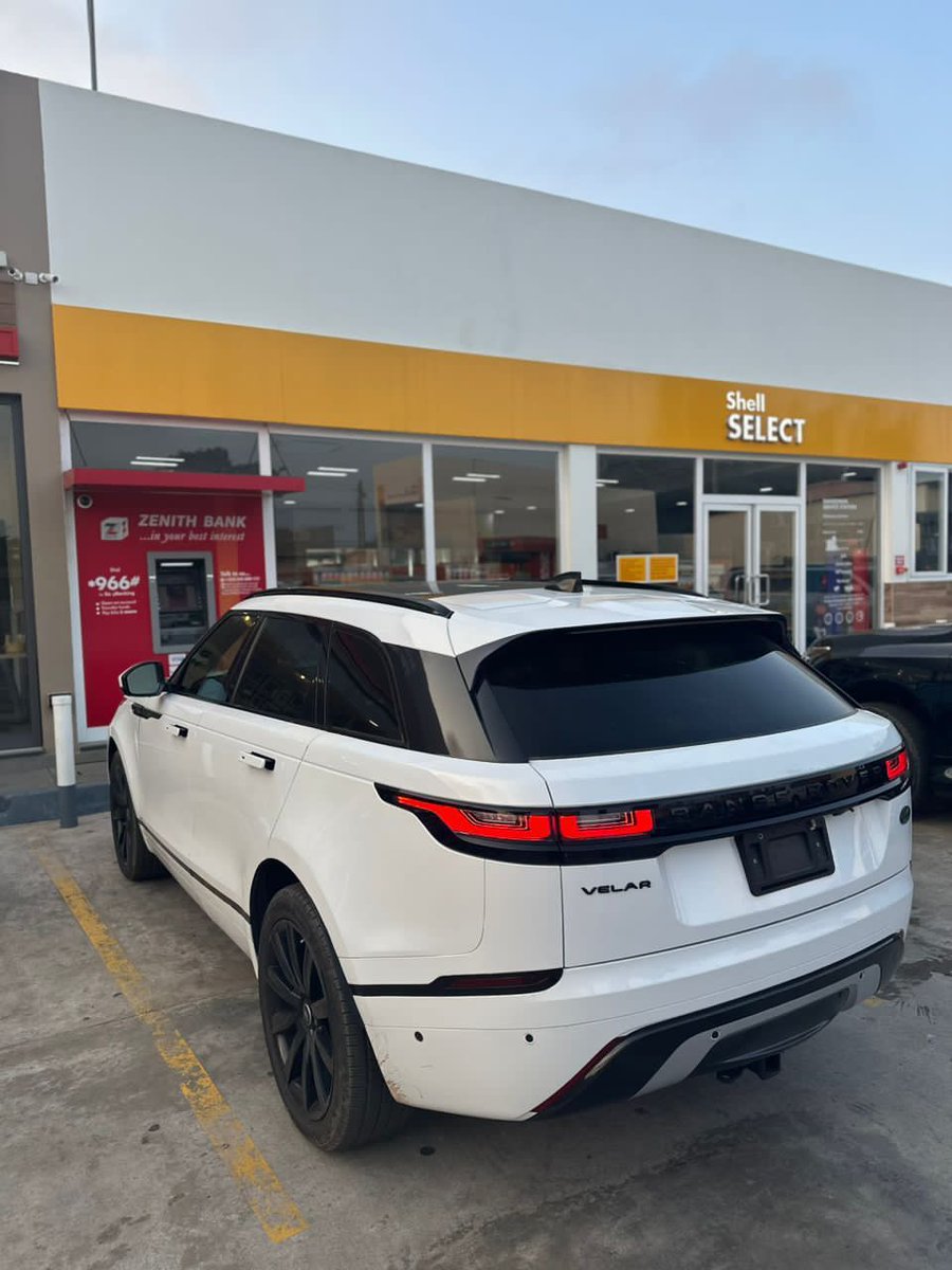 2019 Velar R-Dynamic S.E
Two-toned interior 
Panoramic roof
360° camera
All wheel drive
Fully loaded
44,000miles
Cleared this year
Urgent hot deal 
800,000ghc
