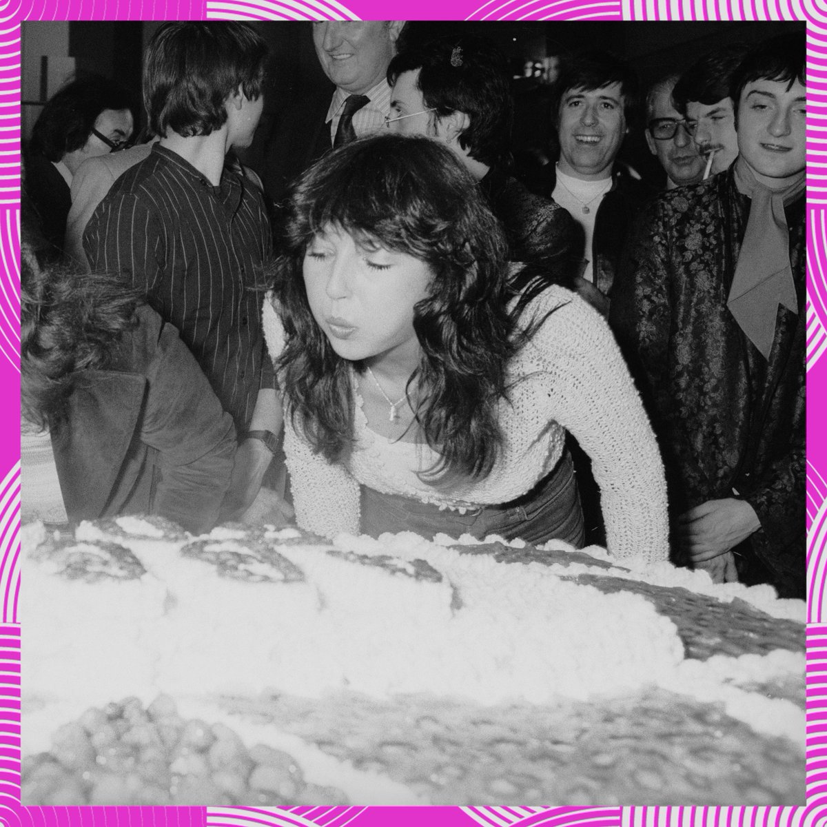 AbbeyRoad's tweet photo. A very happy birthday to the ingenious @KateBushMusic.

The timeless work she carried out here including parts of ‘Never For Ever’, ‘The Dreaming’ and ‘Hounds of Love’ remain treasured parts of our story.

Much love from your friends at Abbey Road.

📷 ©UMG Archive

#KateBush https://t.co/GvsMf09JOb