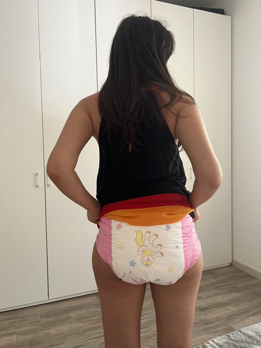 Today at 9pm eat zone i will be live. In my one hour broadcast you could see me using my diaper. I will<a href="/tag/livestream"class="tags"><span>#livestream</span></a><a href="/tag/abdl"class="tags"><span>#abdl</span></a><a href="/tag/webcammodel"class="tags"><span>#webcammodel</span></a>