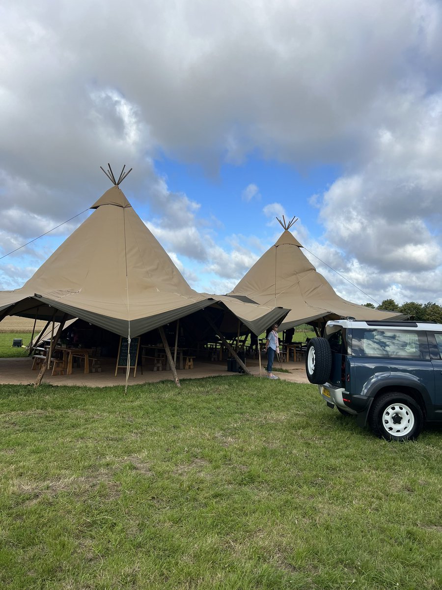 freddiecamp's tweet photo. Morning at #destinationdefender 🚗💨 @LandRover_UK https://t.co/bePMszVtqU