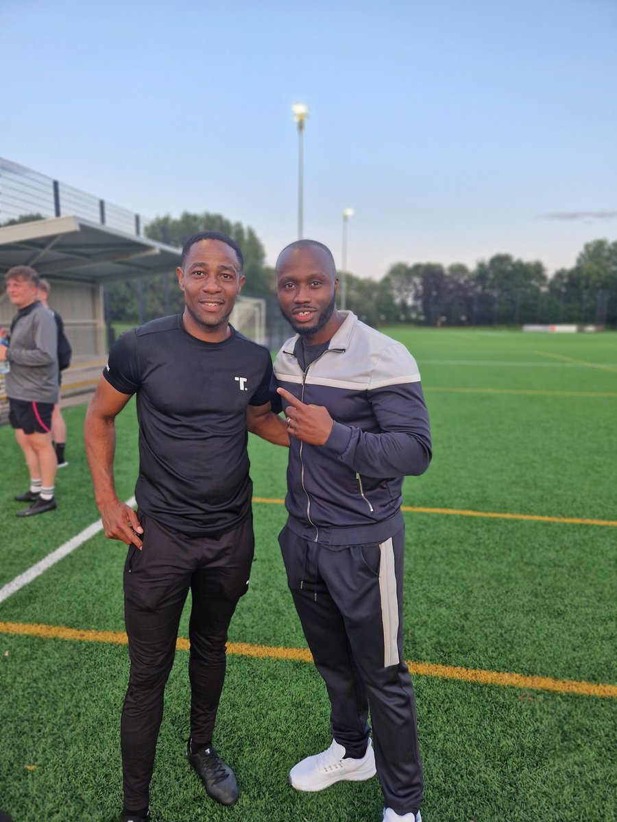 Cavell Coo tweet media