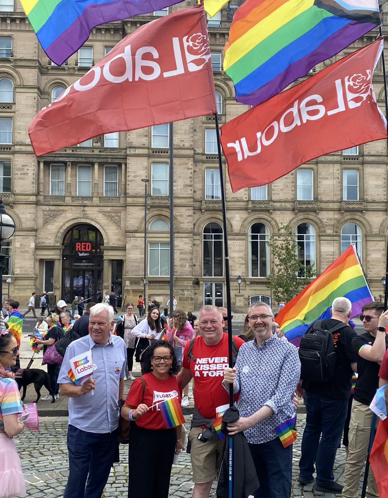 LouHarbour's tweet photo. Incredibly positive day, at yesterday’s #lcrpride #ShoutItLoud march. Great to be joined by so many @LabourNorthWest and @LabourKnowsley friends and and colleagues 🌈🌹 https://t.co/1orgsTJbQX