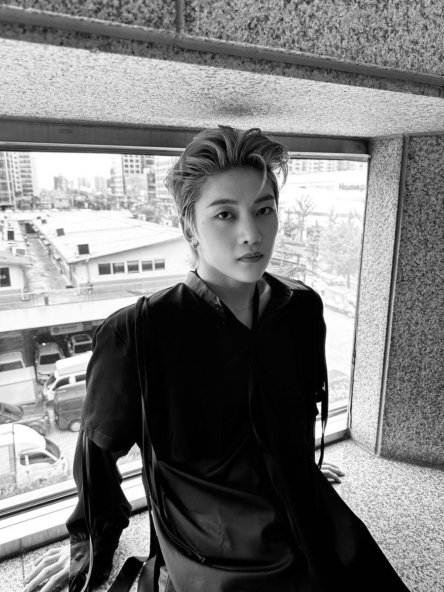 ZB1_official's tweet image. _💌

All things must come to an end
These 3 weeks have been an unforgettable experience
Lots of first experiences and many more to come
I’m thankful and glad to share these moments with my 8 brothers and Z🌹
So thank you for always making me feel loved, like a surprise back hug,…