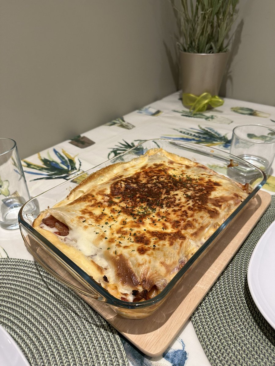 BenGoodman5's tweet photo. @MrJamesMay I present you, your finest Beef Lasagne from #ohcook! https://t.co/NTD5gmikcE