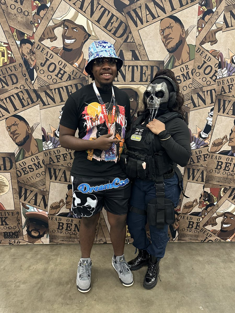 JitLeyy's tweet photo. #Dreamcon Day 2 https://t.co/9h91GXLmt0