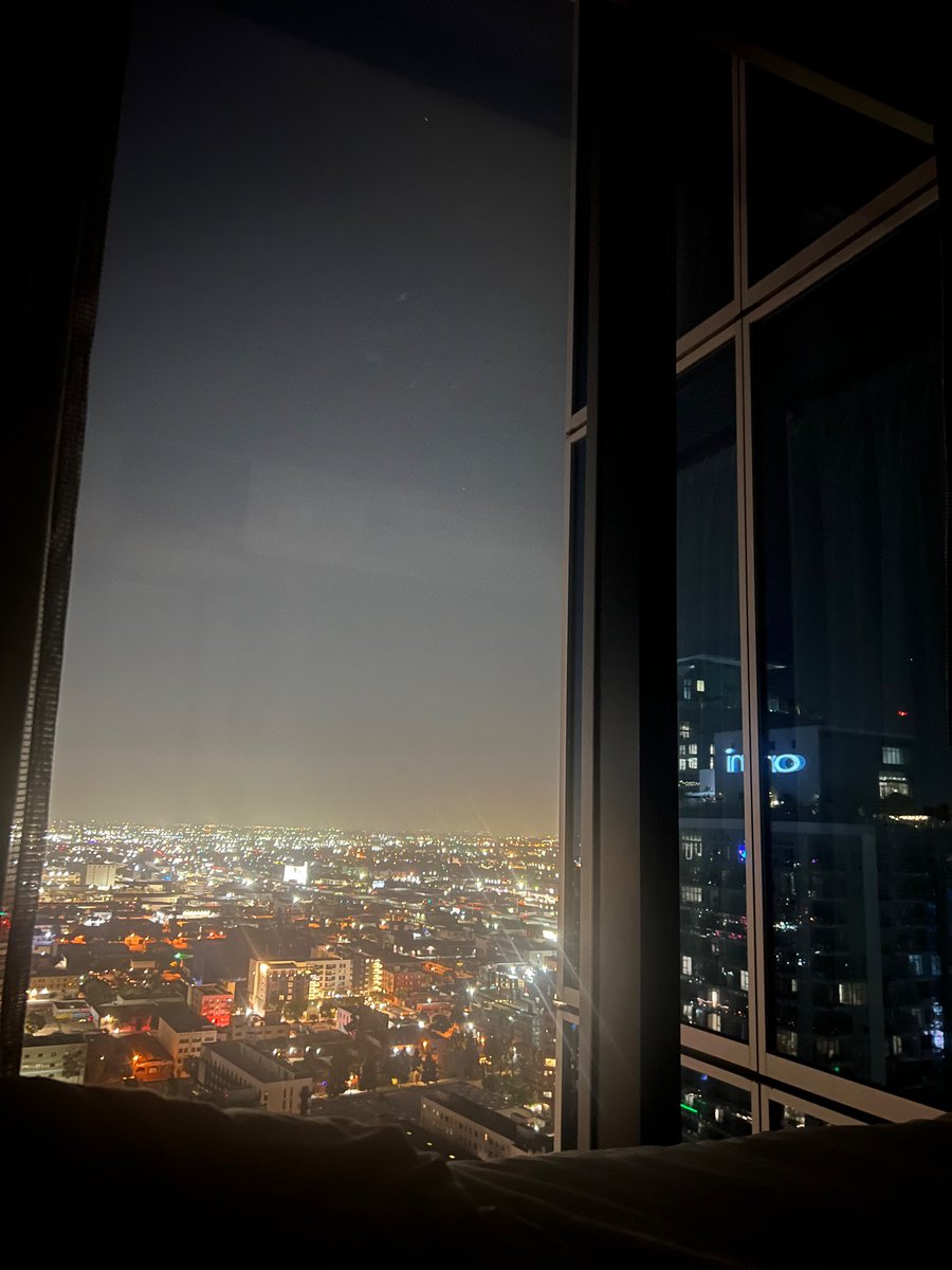 GingerRoadLife's tweet photo. The view from this hotel room doesn’t suck ❤️ https://t.co/XNrQLVdROk