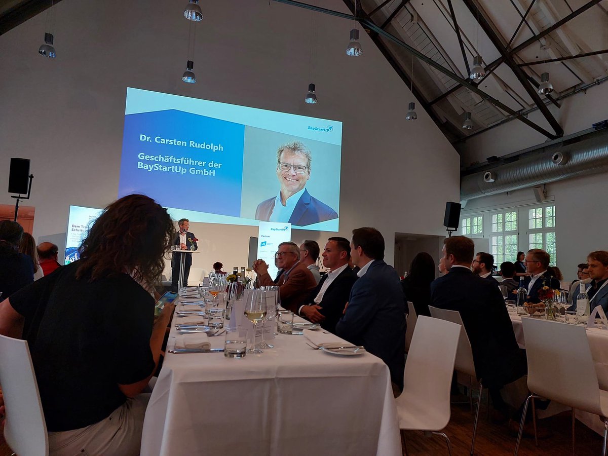 himidipi's tweet photo. @lfa 📷Thanks to team Fabian Brunner, &amp; everyone who is making startup community in Bayern an integrative place for every idea, person &amp; startup who care for sustainable society
#startup #startupcommunity #bayern #expats #mompreneur #mompreneurlife #motivational #inspiration https://t.co/1ld1qGiu63
