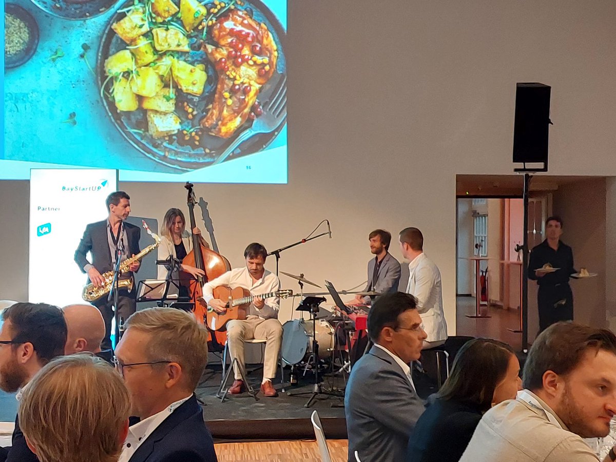 himidipi's tweet photo. @lfa 📷Thanks to team Fabian Brunner, &amp; everyone who is making startup community in Bayern an integrative place for every idea, person &amp; startup who care for sustainable society
#startup #startupcommunity #bayern #expats #mompreneur #mompreneurlife #motivational #inspiration https://t.co/1ld1qGiu63