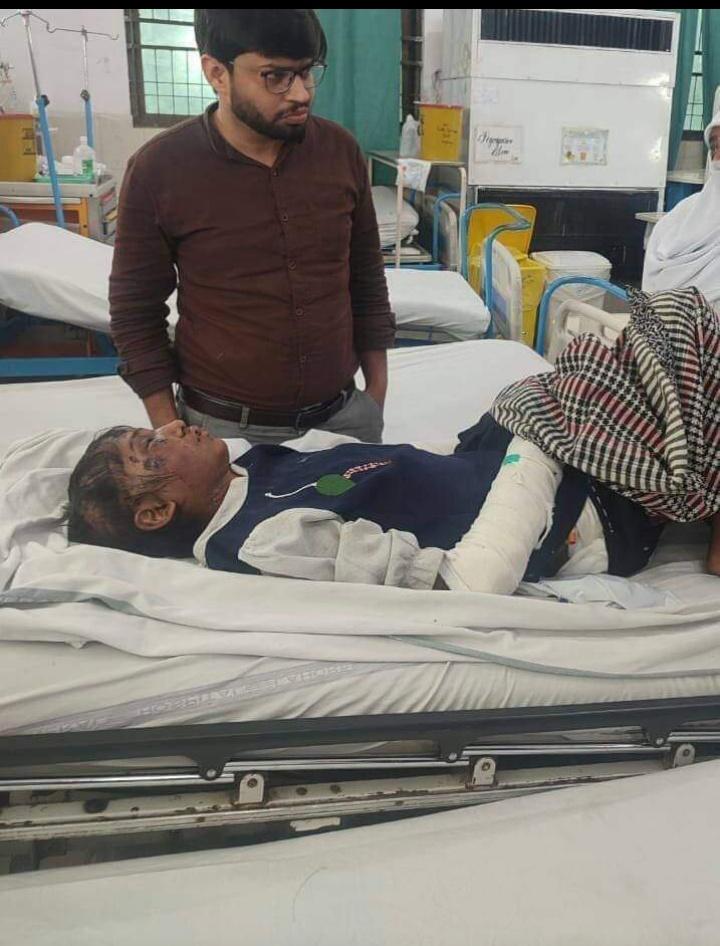 yous_rah's tweet photo. انصاف کرنے والے کے گھر میں ایک ملازمہ بچی کی یہ حالت ہے تو لوگوں کو ملنے والے انصاف کا کیا حال ہوگا؟
#JusticeForRizwana
#ChildLabourIsChildAbuse
#Shame_onCivilJudge https://t.co/n1PyaCc4ha