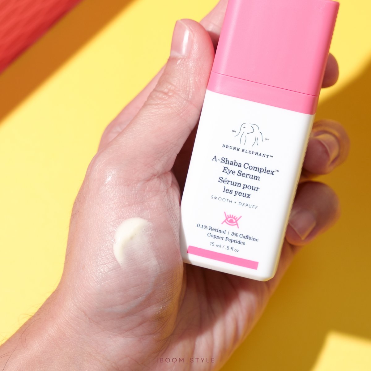 iBoomStyle's tweet photo. น้องช้างเปิดตัวไอเทมใหม่อย่าง A-Shaba Eye Serum ที่ได้วีแกนเรตินอล 0.1% + คาเฟอีน 3% ช่วยลดเลือนริ้วรอยและรอยเหี่ยวย่นรอบดวงตาใช้ร่วมกับ A-Gloei™ Maretinol Oil และ A-Passioni™ Retinol Skincare Cream ผิวยิ่งเนียนนุ่ม
#drunkinlove🐘 #DrunkElephant #DrunkInLove #DrunkBreak https://t.co/CKthZGdvtk