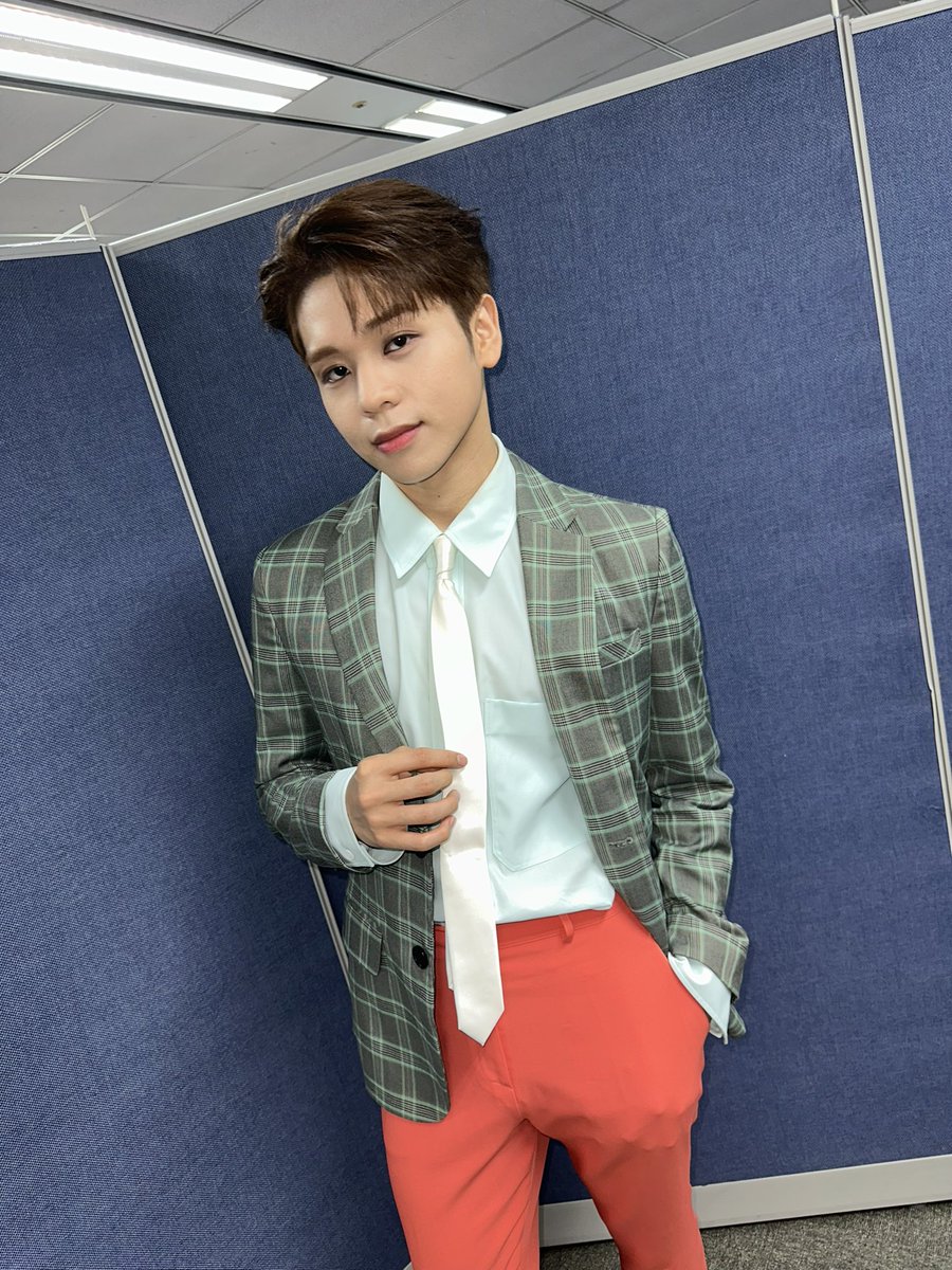 HORI7ONofficial's tweet photo. #HORI7ON_LOOK👀

📍DATE : 2023. 07. 30
📍STAGE : Inkigayo

#HORI7ON #호라이즌 #SIX7EEN https://t.co/csv9Pm4UCR