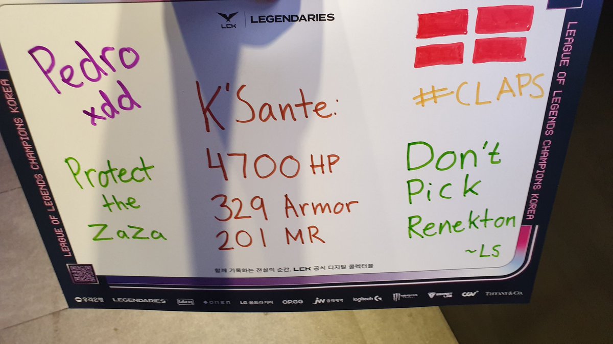 Chriz132's tweet photo. @Caedrel yo lil bro, I hope you're looking out for my little sign during Gen.G vs. DK soon. Protecting the ZaZa in LCK too https://t.co/J50bthWCIO