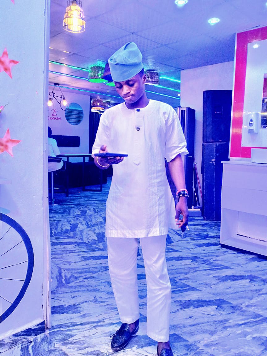 ComradeDanielJ1's tweet photo. Let's trust an unknown future to a known God, the one who knows the end from the beginning. 💥✨🤴

Happy Sunday Fellas! https://t.co/xzMF0KqPqM