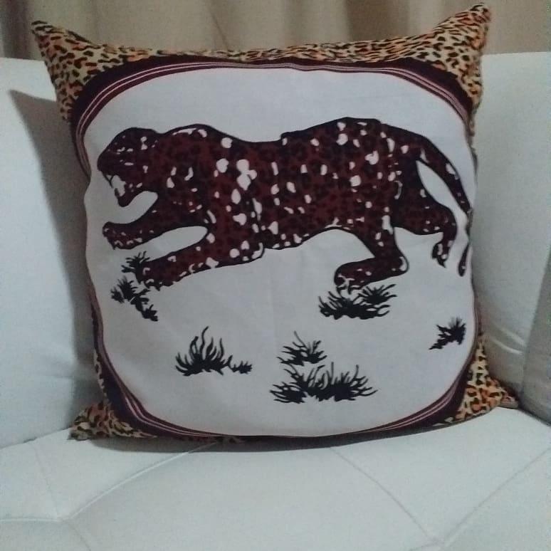 house_kanga's tweet photo. House of Kanga, Cups, Rugs, Cushions and Fleeze blankets, we also have wallpaper and wall Art! #kanganation #HOK #Houseofbadimo #houseofmadlozi #houseofmagosi #houseofvhadimo https://t.co/nfq3AmysHb