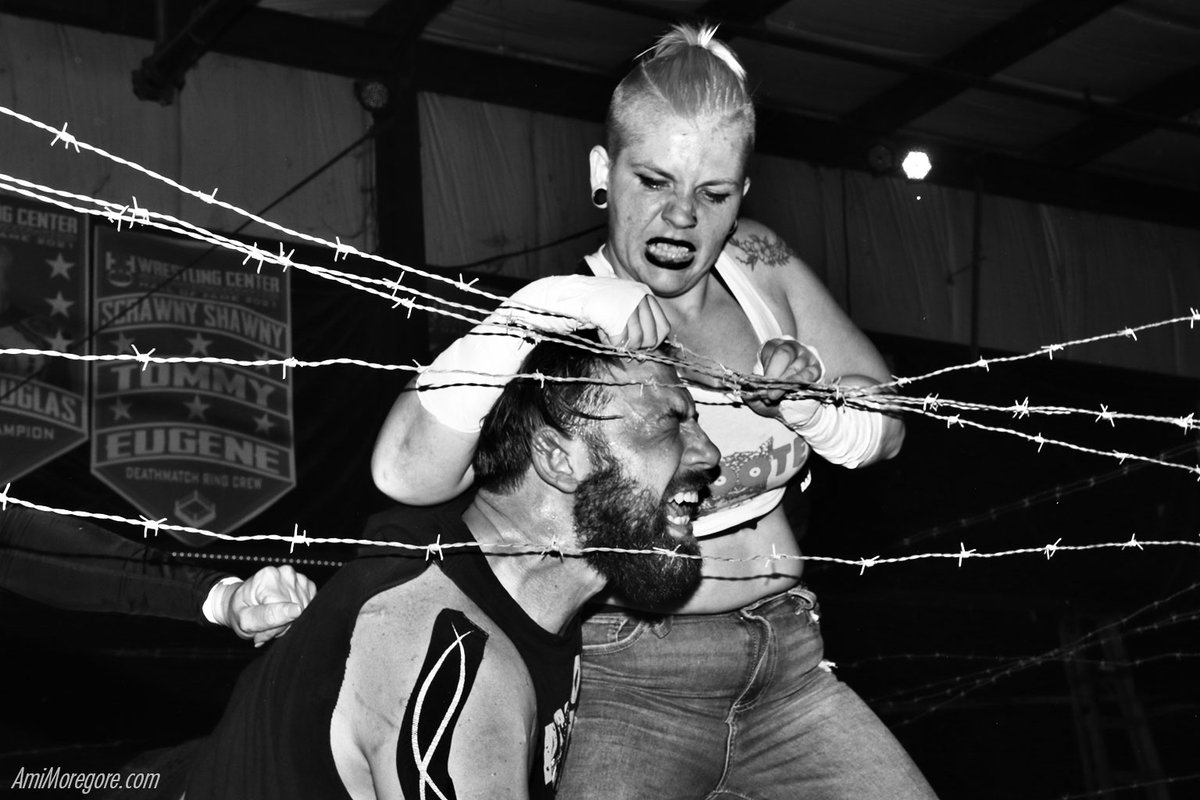happypeep's tweet photo. Some quickies from @H2OWRESTLING's #H2OShowdown
The no rope barbed wire culmination of @Infamoss1 and @Thegrimybastard's feud ended with the sweetest embrace
#nrbw #deathmatch https://t.co/ffnGbJ4e8z