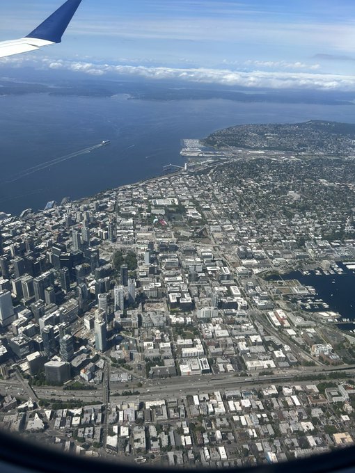 Having so much fun in Seattle, I don&rsquo;t wanna leave!! https://t.co/W9B3thjREK