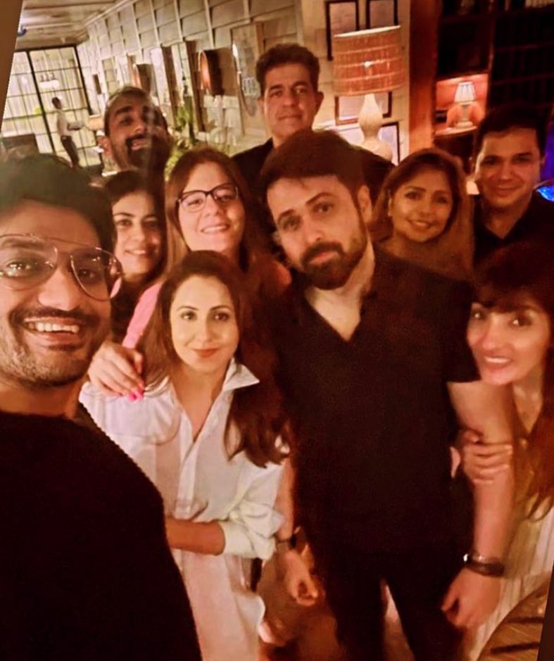 New picture of @emraanhashmi sir 🥹🥹❤️😍 @srushtik : Full family Emmi 😉 #EmraanHashmi