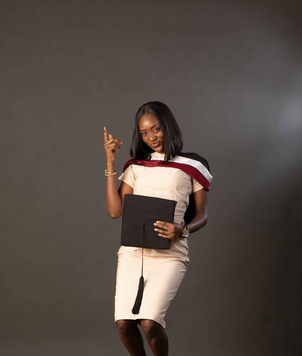 adenijioyin29's tweet photo. A degree hotter!!!!! BSc in the bag!!!!
An international law and diplomacy graduate finally 🎉🎉🎉🎉.
Thank you Jesus‼️‼️ https://t.co/56GkWJAnec