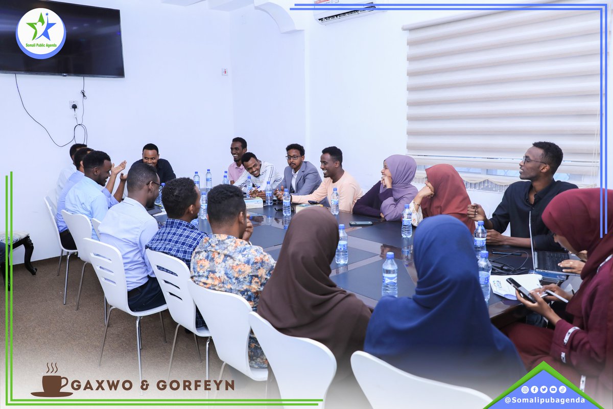 SPADialogue_'s tweet photo. Madasha @SPA_PAF ee @somalipubagenda waxa ay sidii joogtada ahayd qabatay kulankii billaha ahaa ee #GaxwoiyoGorfeyn, kaasoo dhamaadka bil kasta la qabto. Kulanka ayaa bishan diiradda lagu saaaray ololaha dowladda federaalka ee la dagaallanka musuqmaasuqa.
Intii kulanku socday waxaa si faahfaahsan looga hadlay loona falanqeeyay sababaha uu salka ku hayo ololahani, habboonaanta habka loo marayo, saameynta uu ilaa hadda yeeshay, iyo in ay dowladdu sii joogteyn doonto la dagaallanka musuqa kana go’naan doonto.
Gabagabadii kulanka, kasoo-qaybgalayaasha madashu waxa ay soo jeediyeen talooyinkooda ku aaddan sidii dowladdu uga dhigi lahayd ololahan mid mira-dhal ah una adeega hufnaanta iyo daah-furnaanta hay’adaha dowladda, dowlad wanaagga, iyo caddaaladda.
#SPAForums