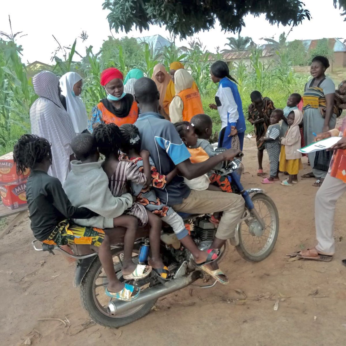 NphcdaNG's tweet photo. 🚲 Proud dad moment! Cycling his little champs to the #fIPV #nOPV immunization campaign in Kajuru, Kaduna state!
Keeping our kids safe and protected is a top priority. #VaccinesWork
#SupportImmunization https://t.co/5WnhevTMxV