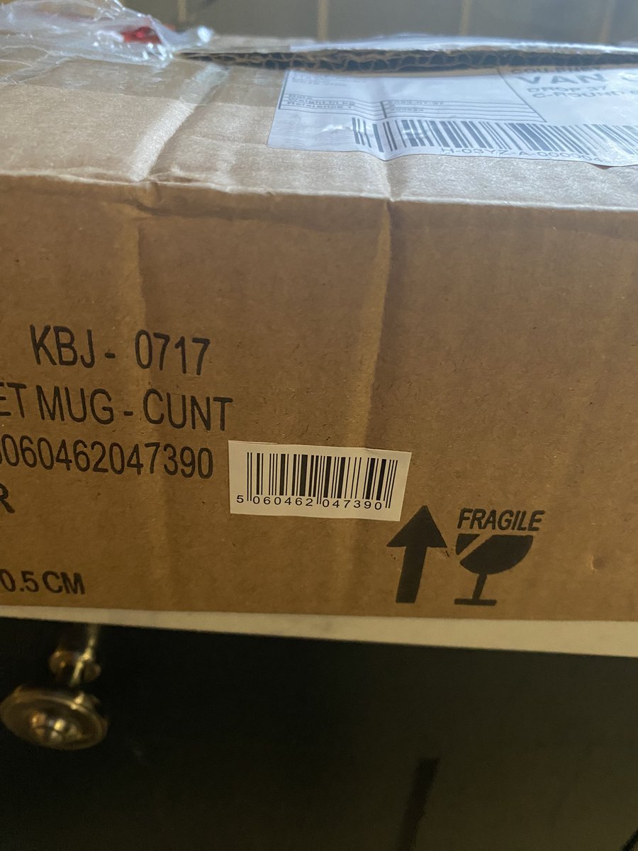onedavidpratt's tweet photo. Birthday present for the wife has arrived.
Not sure the box hits the right tone.

@KBJWhitstable https://t.co/WHnzywtmN0