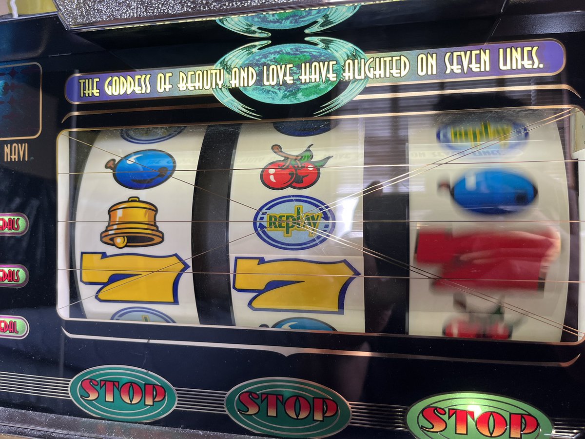 agemu03's tweet image. #VSCC 

禁忌のオヤジ打ち🤣
意外と面白い法則あるなあ

黄色下段狙い下段に止まれば子役orボーナス

3は2リール確定
4は5枚or