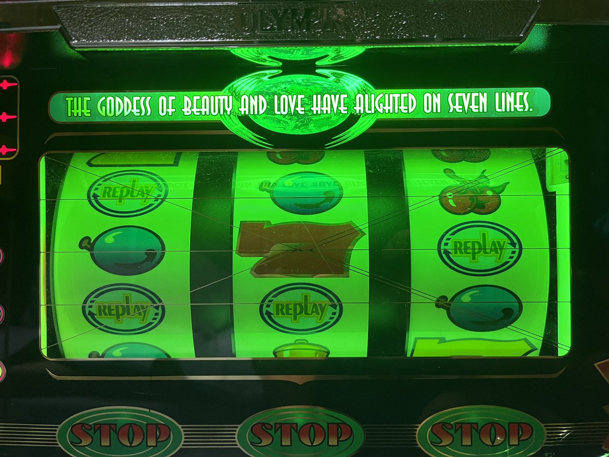 agemu03's tweet image. #VSCC 

禁忌のオヤジ打ち🤣
意外と面白い法則あるなあ

黄色下段狙い下段に止まれば子役orボーナス

3は2リール確定
4は5枚or