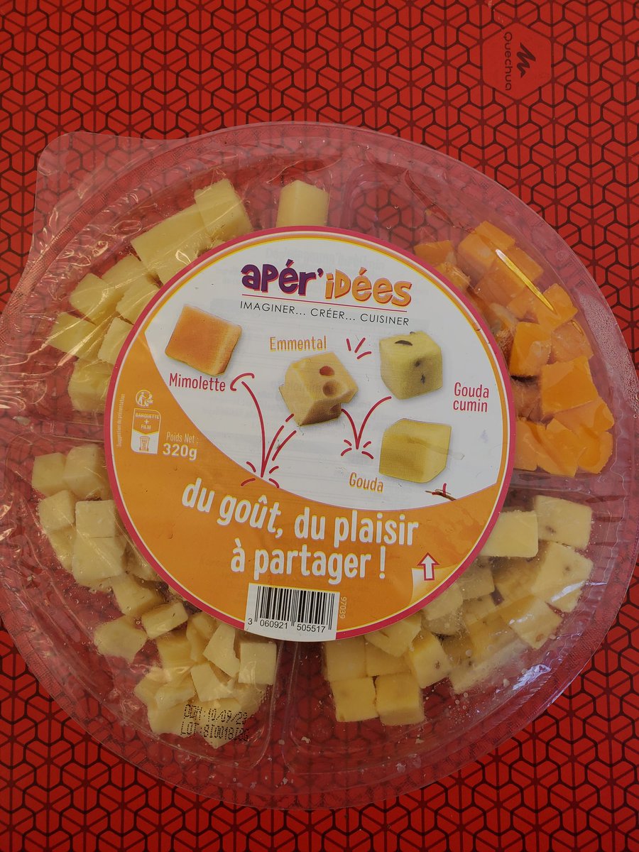 Miss_Poppins's tweet photo. @chronodrive Boîte de fromage achetée hier, il est moisi... https://t.co/cRknjqYI6N