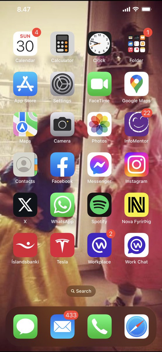 Kaget, pagi-pagi buka HP kok ada apps dengan icon X, padahal gak install. Ternyata si burung biru berubah wujud.