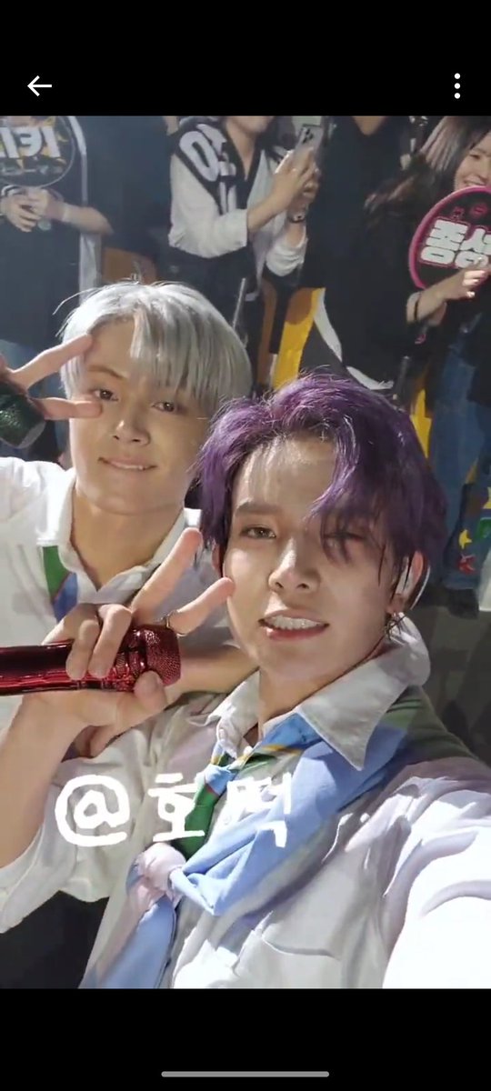 HEENEBULA's tweet photo. Heeseung 😎🔥 and Jay 🔥 my heroes. 
#JAY
#HEESEUNG 
#ENHYPEN
#ENHYPEN_HEESEUNG https://t.co/3fmDvB38FF