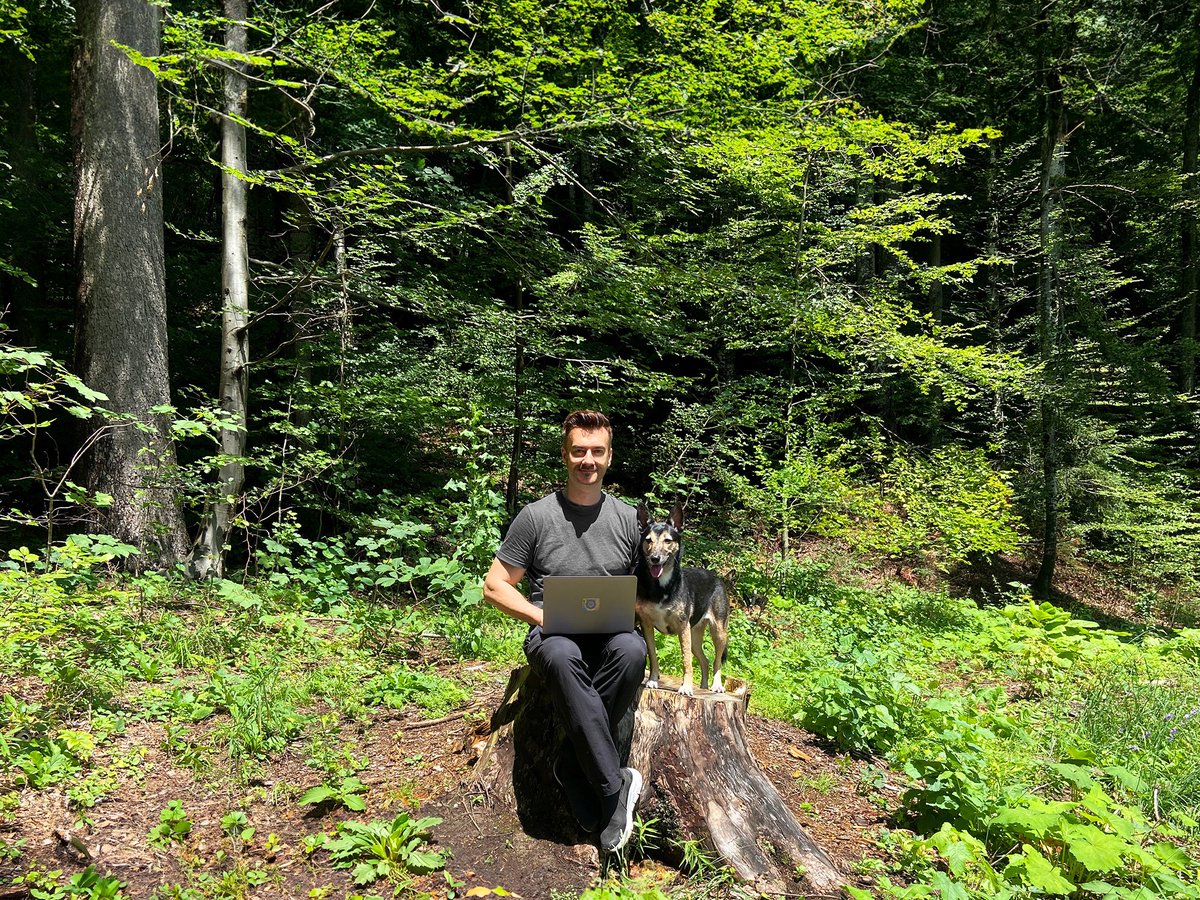 ICMihai's tweet photo. Exploring tech, enjoying nature, and spending time with my dog - it's my perfect 3-in-1 lifestyle.

#OutdoorOffice #OutdoorOfficeDay #WorkingOutside https://t.co/Bulrkp4RUG
