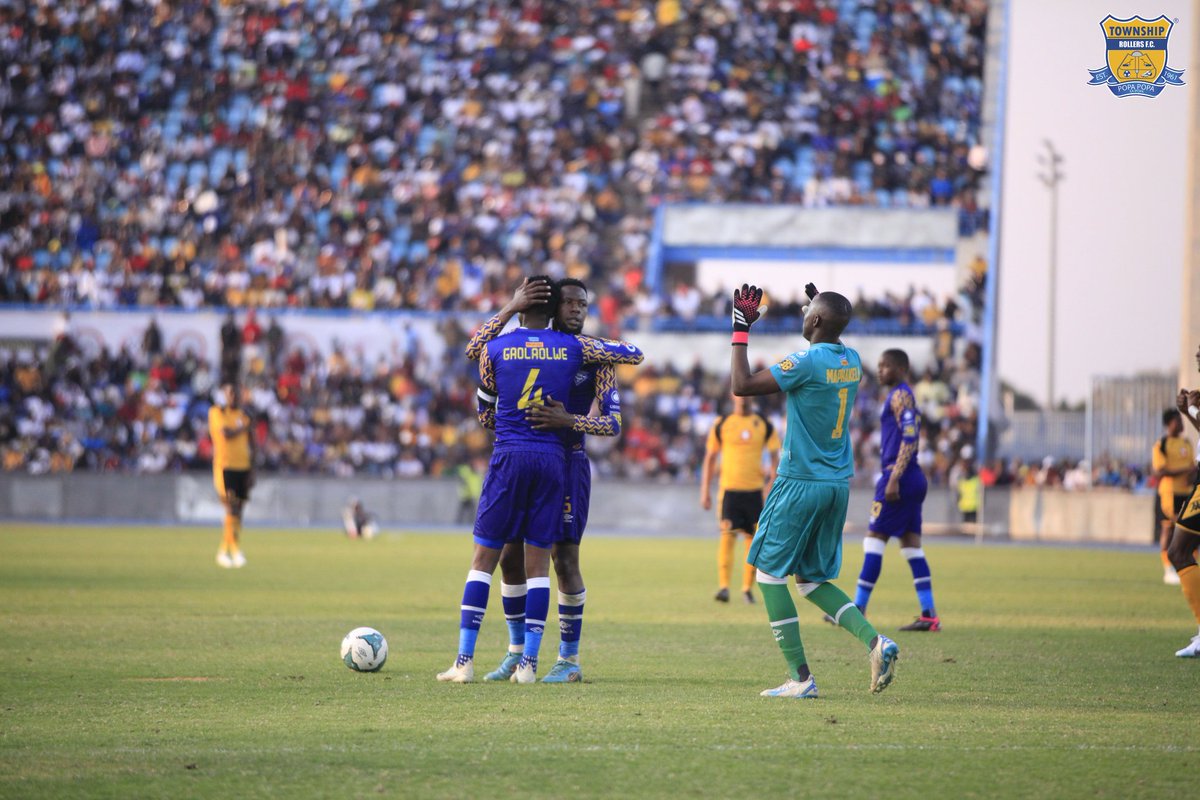 rollersfc's tweet photo. Operation shut the back door 🔥 Captain Simi and his back line successfully kept a clean sheet against a resilient Kaizer Chiefs yesterday 👏
#Popa #HappyPeople https://t.co/Yz1RkMJZ02