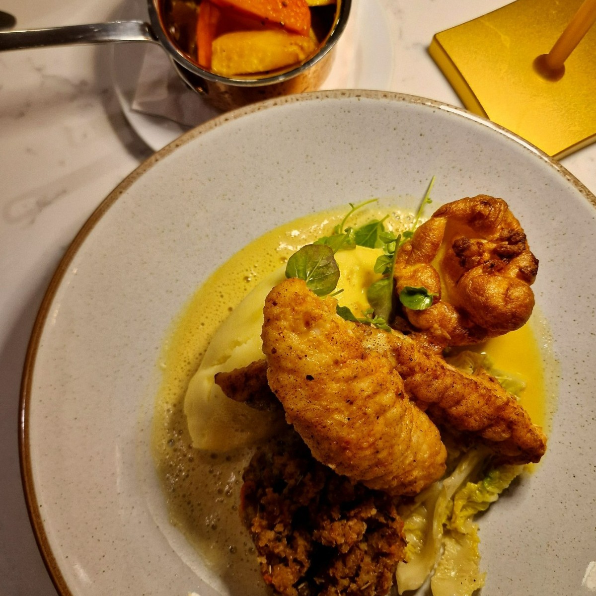 Current Mood: Sunday Roast! 

We have your Sunday plans sorted. Enjoy a roast dinner with all of the trimmings from 12.30pm - 5pm.