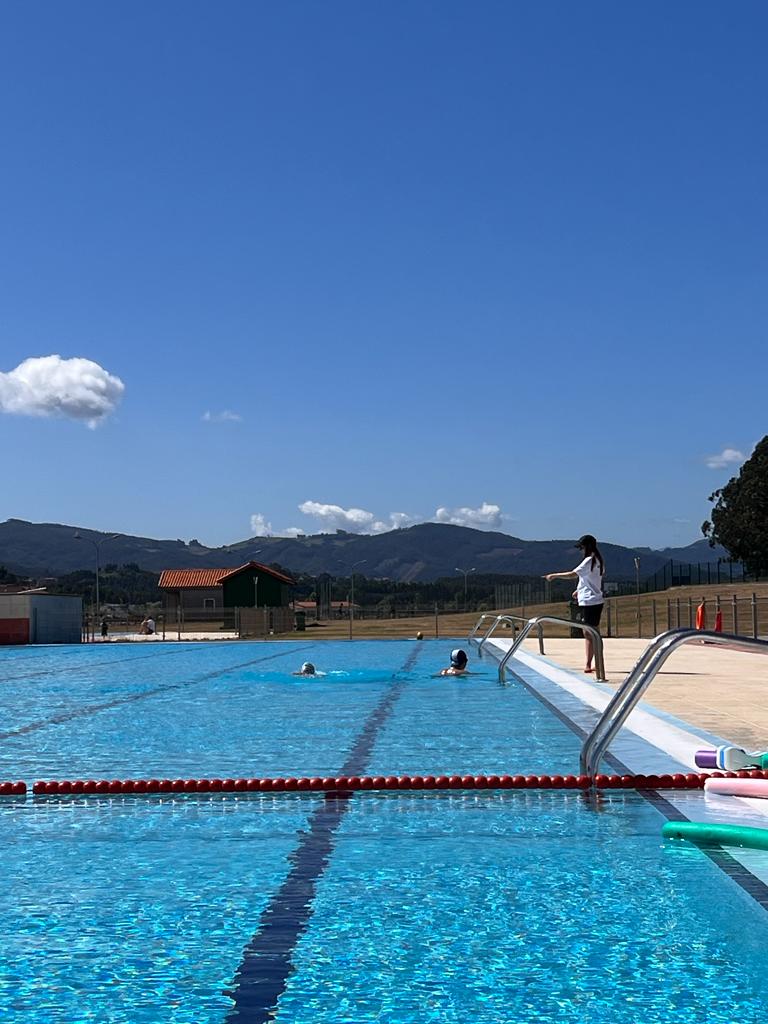 cdtlmuros's tweet photo. Cursillos de natación y bautismos de buceo en las Piscinas de agua de mar de San Esteban (Muros de Nalón)

#piscinasdeaguademar #sanesteban #sanestebandeirsvia #murosdenalon #asturias #piscinas #Verano https://t.co/ipYEKjBGUM