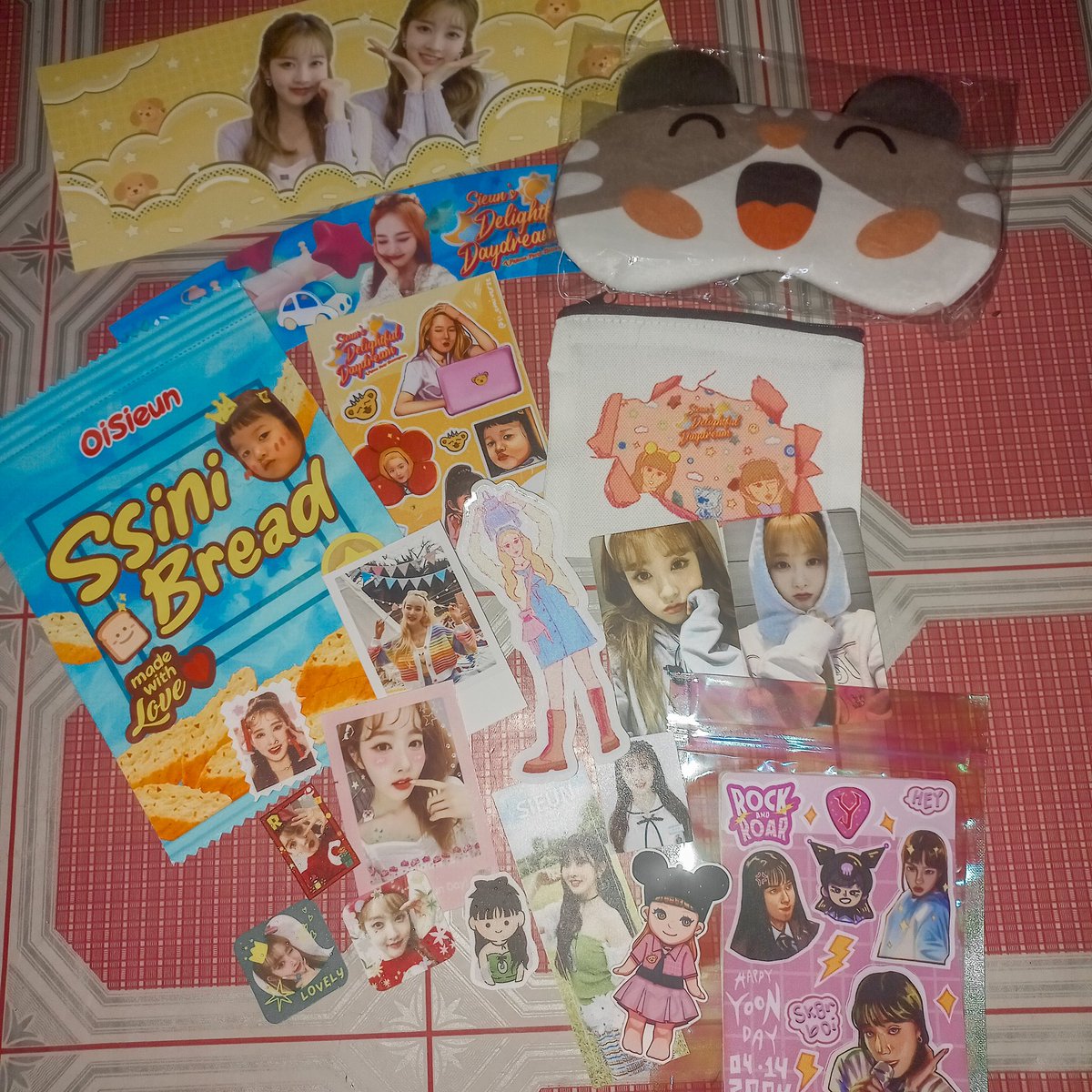 alwayskeriafan's tweet photo. Sieun day ~ tysm again @STAYCPH_ the kit is extra cute REALLY LOVE THE SIEUN BREADPAN 

#STAYC #스테이씨 #DELIGHTFULDAYDREAM https://t.co/clp30LKPsa