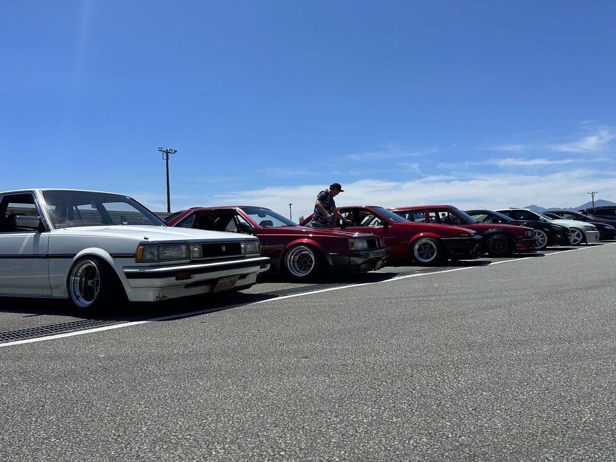 ka38yankymate's tweet photo. #slammedsociety #lowbrain
暑すぎ⛱️⛱️
スワップ車だけどエンジンルームは汚いから見せない。笑 https://t.co/SHeBtbJgaG