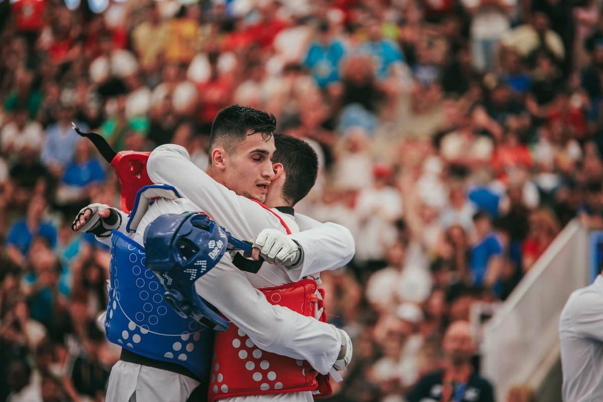 taekwondofita's tweet photo. Oggi celebriamo la Giornata Mondiale dell'Amicizia! 🤗 Oltre la competizione e i risultati, lo sport ci insegna a rispettarci reciprocamente, a condividere le vittorie e le sconfitte, e a sostenere gli altri anche nelle difficoltà! 🤝🫶

#GiornataMondialeDellAmicizia #30luglio #Taekwondo #itatkd