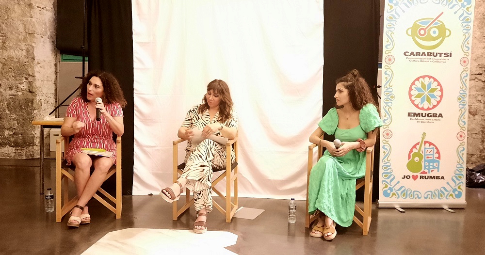 MV_Gitano's tweet photo. Barcelona va recordar l'#extermini del #PobleGitano de 1749 amb el teatre d'ombres de @Carabutsi1, i una conferència amb la participació de @PastoriFiligran i @thelazaruslady.
➡️https://t.co/JhhdXP1zQP
#30Juliol, Dia de Lluita contra l'#Antigitanisme https://t.co/HSedTj51S2